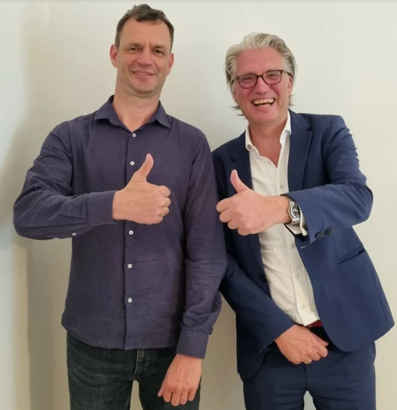 Tigra Über Uns 1 Tigra Über Uns 1